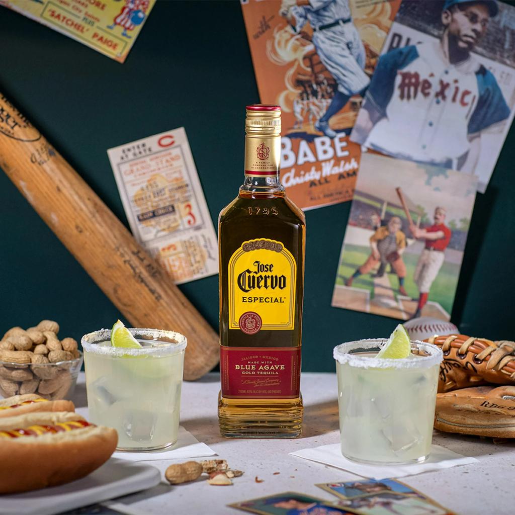 Jose Cuervo Special Gold Botella de Tequila 750 mL / 25 oz Tequila