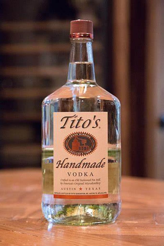 Tito's Handmade Vodka Libre de Gluten 1.75 L Vodka | PriceSmart