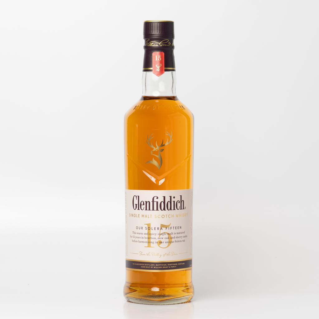 Glenfiddich Whisky Escocés de Malta 15 Años 750 mL / 25.36 oz