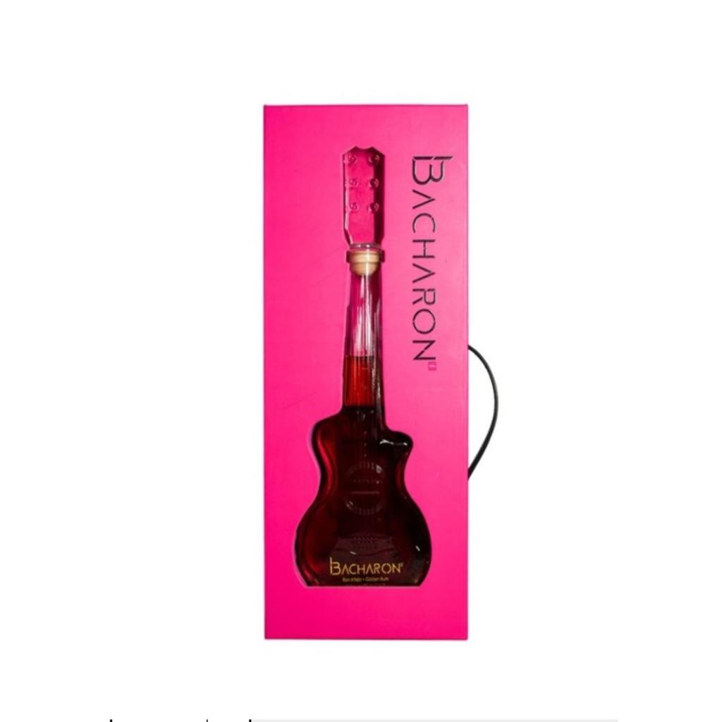 Bacharon Ron Añejo de República Dominicana 700 mL