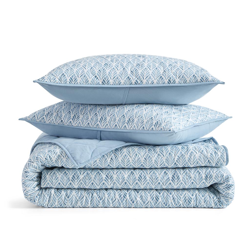 Casual Living Queen Comforter Set 3 Pieces